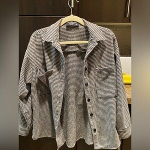 Open shirt (black and white) houndstooth design